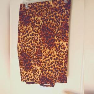 Leopard print pencil shirt size 3XL W/ gold zipper up the back